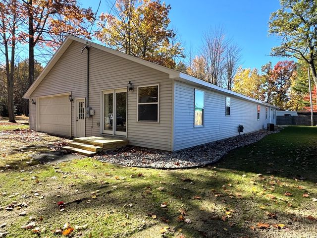 2385 W Houghton Lake Drive, Denton Twp, MI 48629