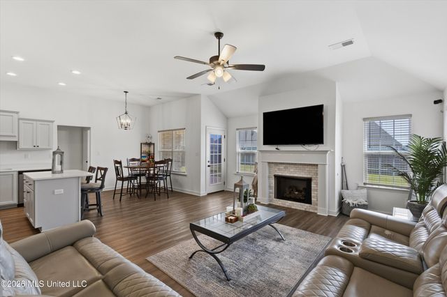 8642 Hayes Drive, Southaven, MS 38672