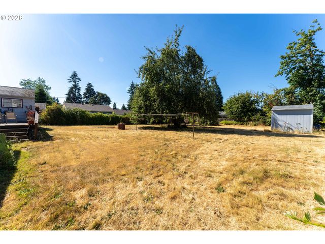 10831 Ne KNOTT St, Portland, OR 97220