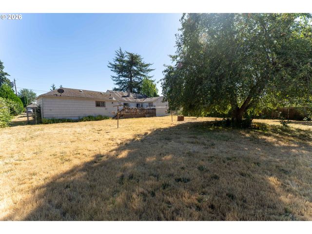 10831 Ne KNOTT St, Portland, OR 97220