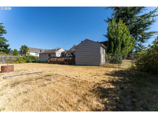 10831 Ne KNOTT St, Portland, OR 97220