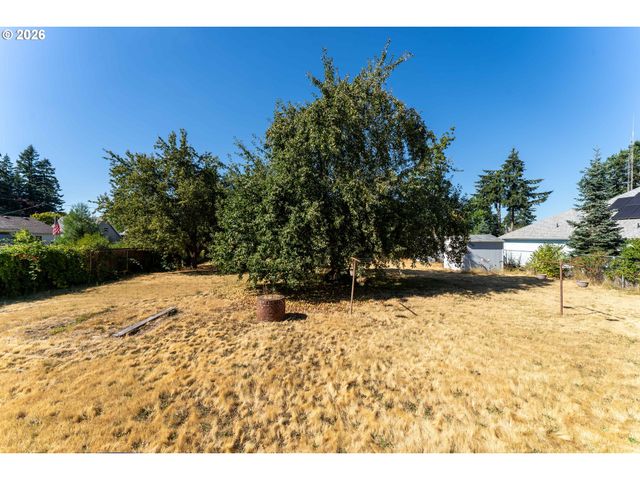 10831 Ne KNOTT St, Portland, OR 97220