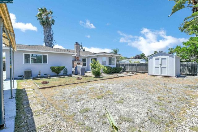 2123 Carquinez Pl, Pittsburg, CA 94565
