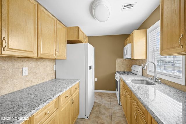 303 Union Avenue, Union Beach, NJ 07735