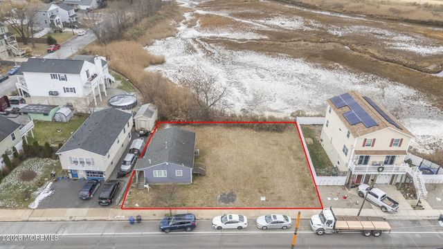 303 Union Avenue, Union Beach, NJ 07735