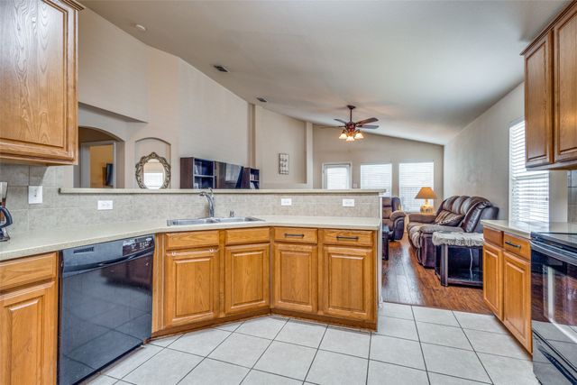 6025 Goldenrod Drive, Denton, TX 76208