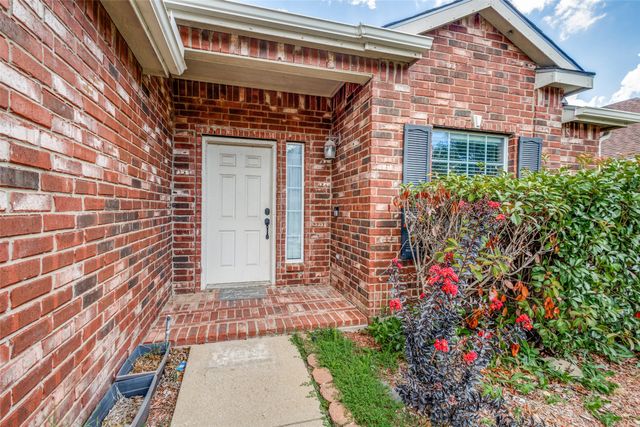 6025 Goldenrod Drive, Denton, TX 76208