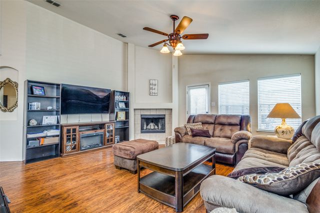 6025 Goldenrod Drive, Denton, TX 76208