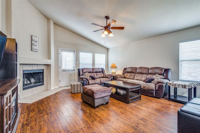 6025 Goldenrod Drive, Denton, TX 76208