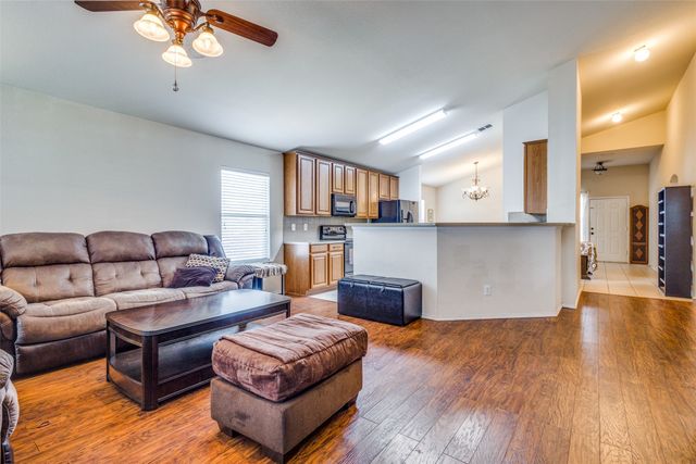 6025 Goldenrod Drive, Denton, TX 76208