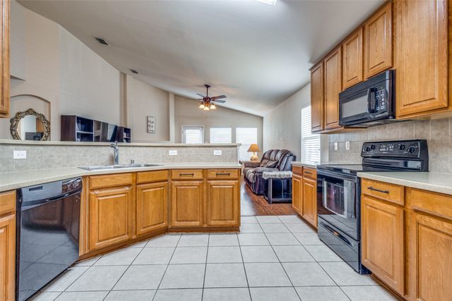 6025 Goldenrod Drive, Denton, TX 76208