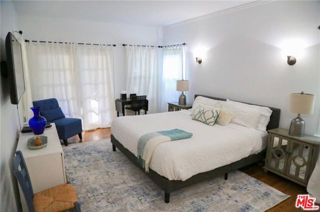 601 S Sweetzer Avenue B, Los Alamitos, CA 90048