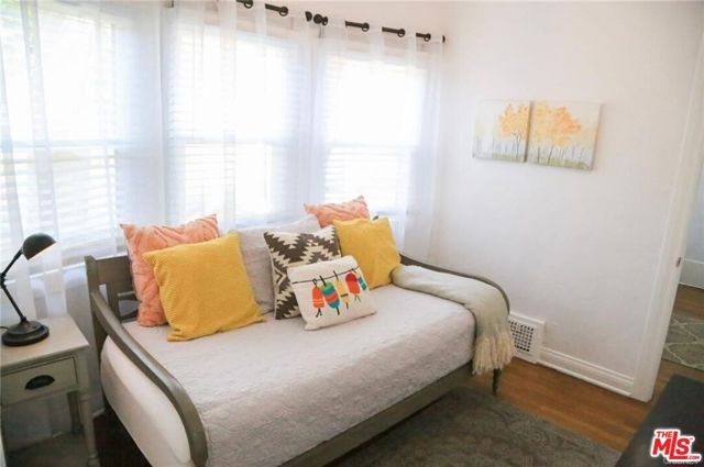 601 S Sweetzer Avenue B, Los Alamitos, CA 90048