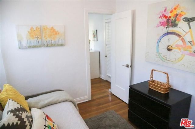 601 S Sweetzer Avenue B, Los Alamitos, CA 90048