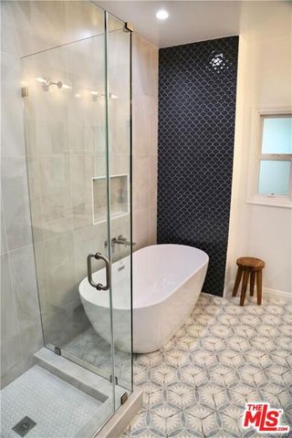 601 S Sweetzer Avenue B, Los Alamitos, CA 90048