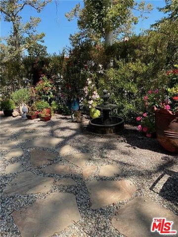 601 S Sweetzer Avenue B, Los Alamitos, CA 90048