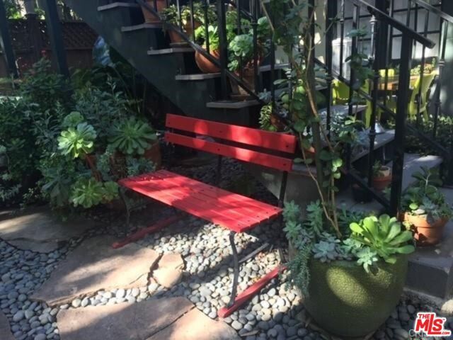 601 S Sweetzer Avenue B, Los Alamitos, CA 90048