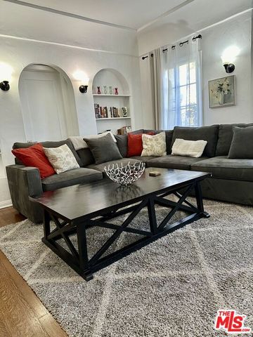 601 S Sweetzer Avenue B, Los Alamitos, CA 90048