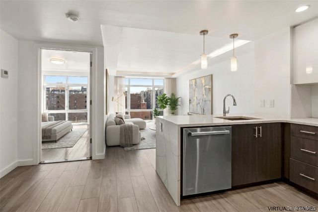 97-45 63rd Drive 6G, Rego Park, NY 11374