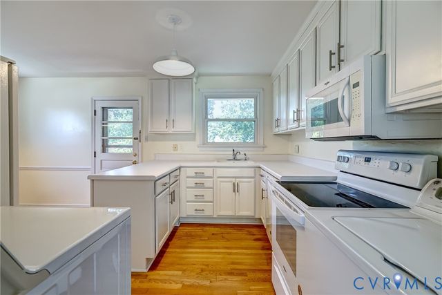 2717 Omega Rd, Henrico, VA 23228