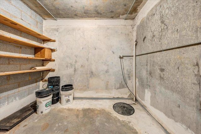 2966 Neil DR, Roanoke, VA 24019