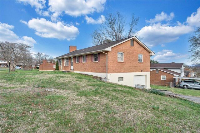 2966 Neil DR, Roanoke, VA 24019