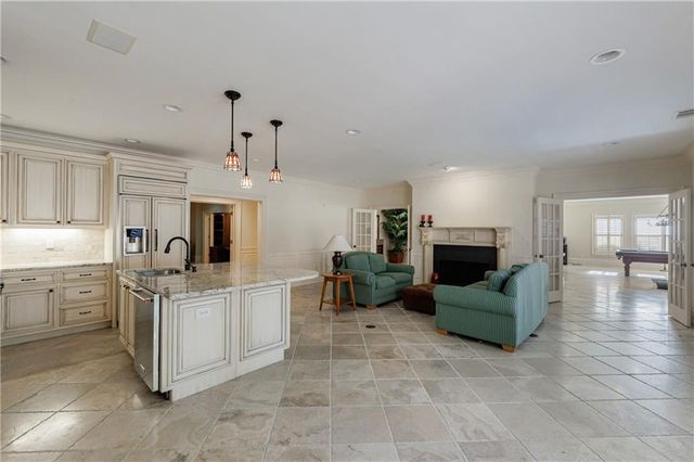 9390 Colonnade Trail, Alpharetta, GA 30022