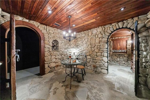 9390 Colonnade Trail, Alpharetta, GA 30022