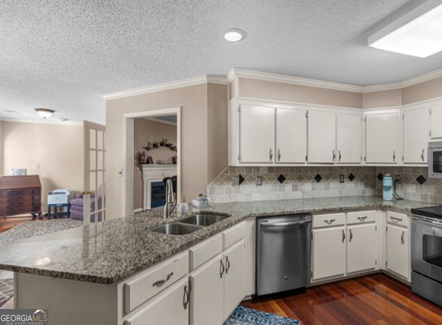 521 Horseshoe Circle, Stockbridge, GA 30281