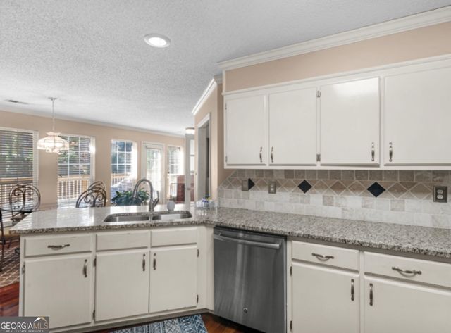 521 Horseshoe Circle, Stockbridge, GA 30281