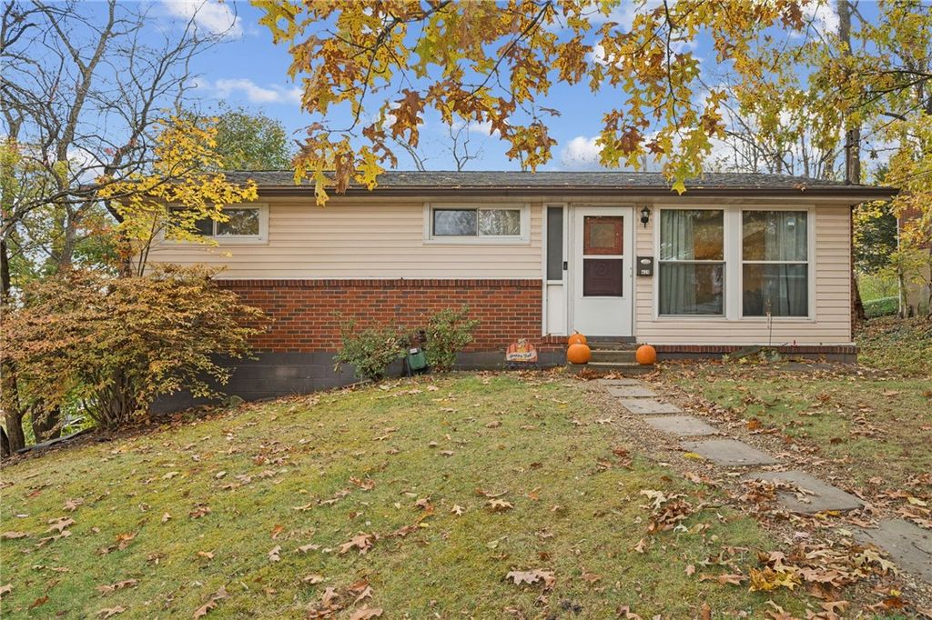 431 Fieldstone Dr, Monroeville, PA 15146