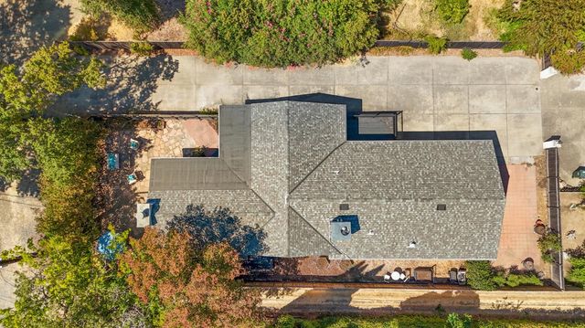 2122 Gunn Rd, Carmichael, CA 95608