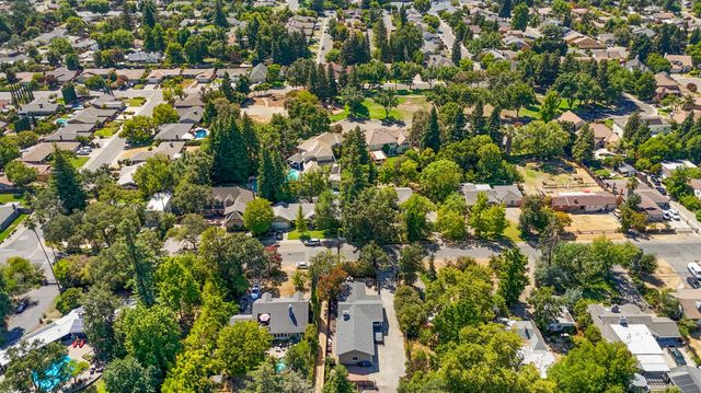 2122 Gunn Rd, Carmichael, CA 95608