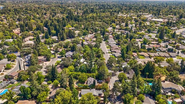 2122 Gunn Rd, Carmichael, CA 95608