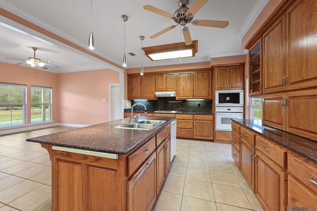 16010 Peairs Rd, Pride, LA 70770