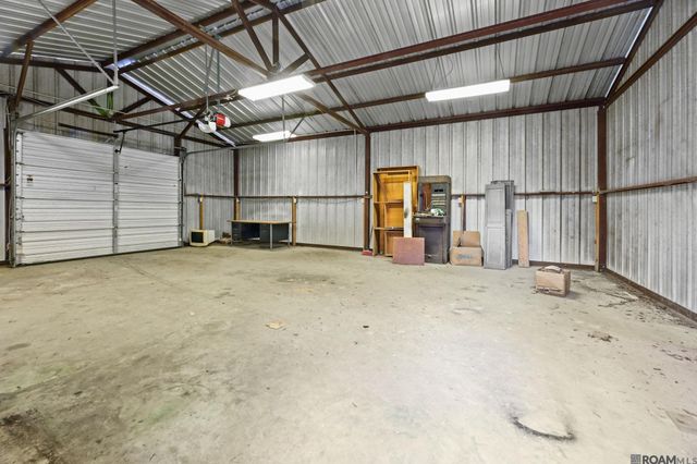 16010 Peairs Rd, Pride, LA 70770