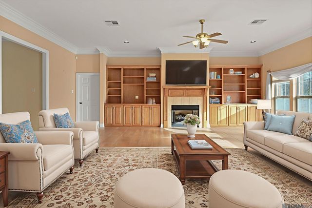 16010 Peairs Rd, Pride, LA 70770