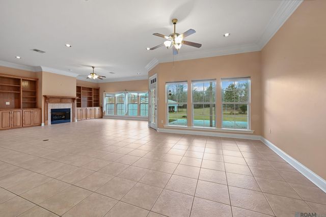 16010 Peairs Rd, Pride, LA 70770