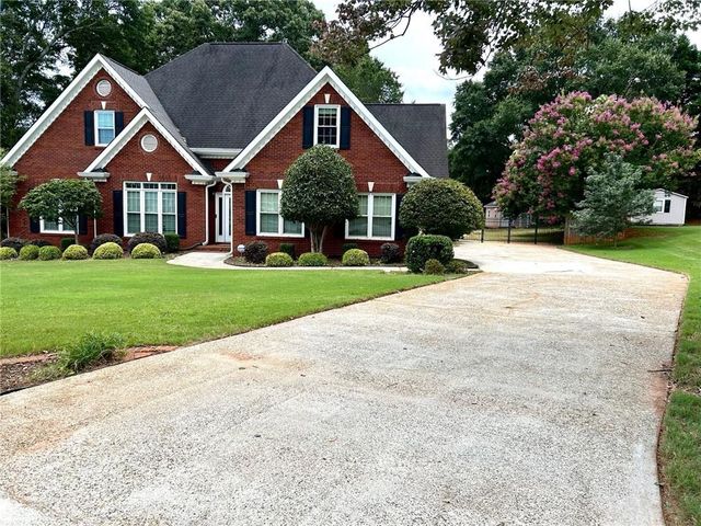 5899 Alpine Court, Hoschton, GA 30548