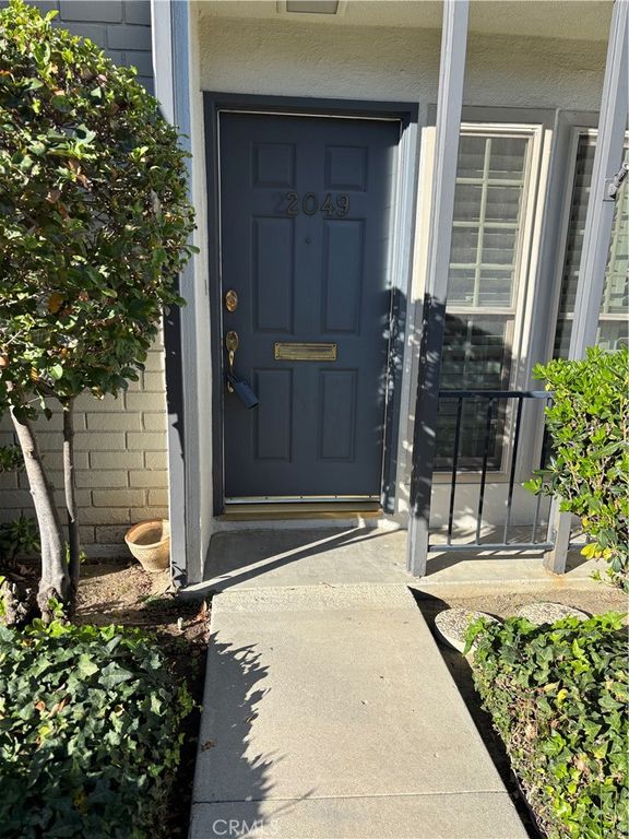 22049 Oxnard, Woodland Hills, CA 91367 — photo 4