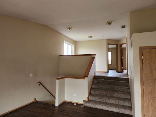 8250 AUBURN Lane, Frankfort, IL 60423