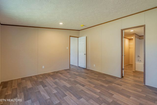 516 Henderson St, Harriman, TN 37748