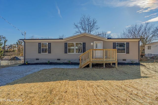 516 Henderson St, Harriman, TN 37748