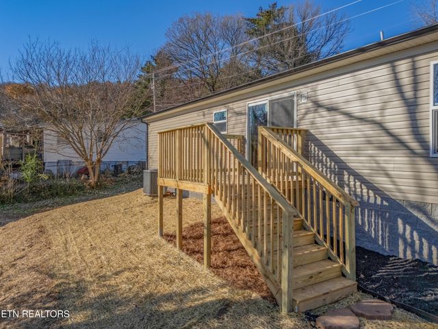 516 Henderson St, Harriman, TN 37748