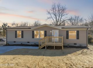 516 Henderson St, Harriman, TN 37748