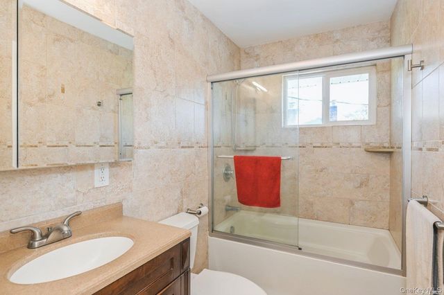 41 Eaton Road, Syosset, NY 11791