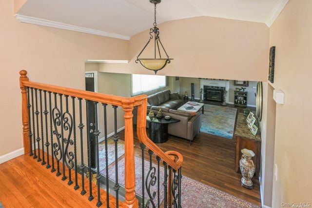 41 Eaton Road, Syosset, NY 11791