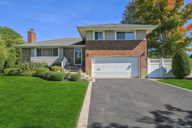 41 Eaton Road, Syosset, NY 11791