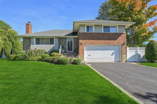 41 Eaton Road, Syosset, NY 11791