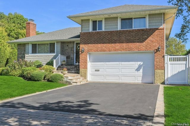 41 Eaton Road, Syosset, NY 11791